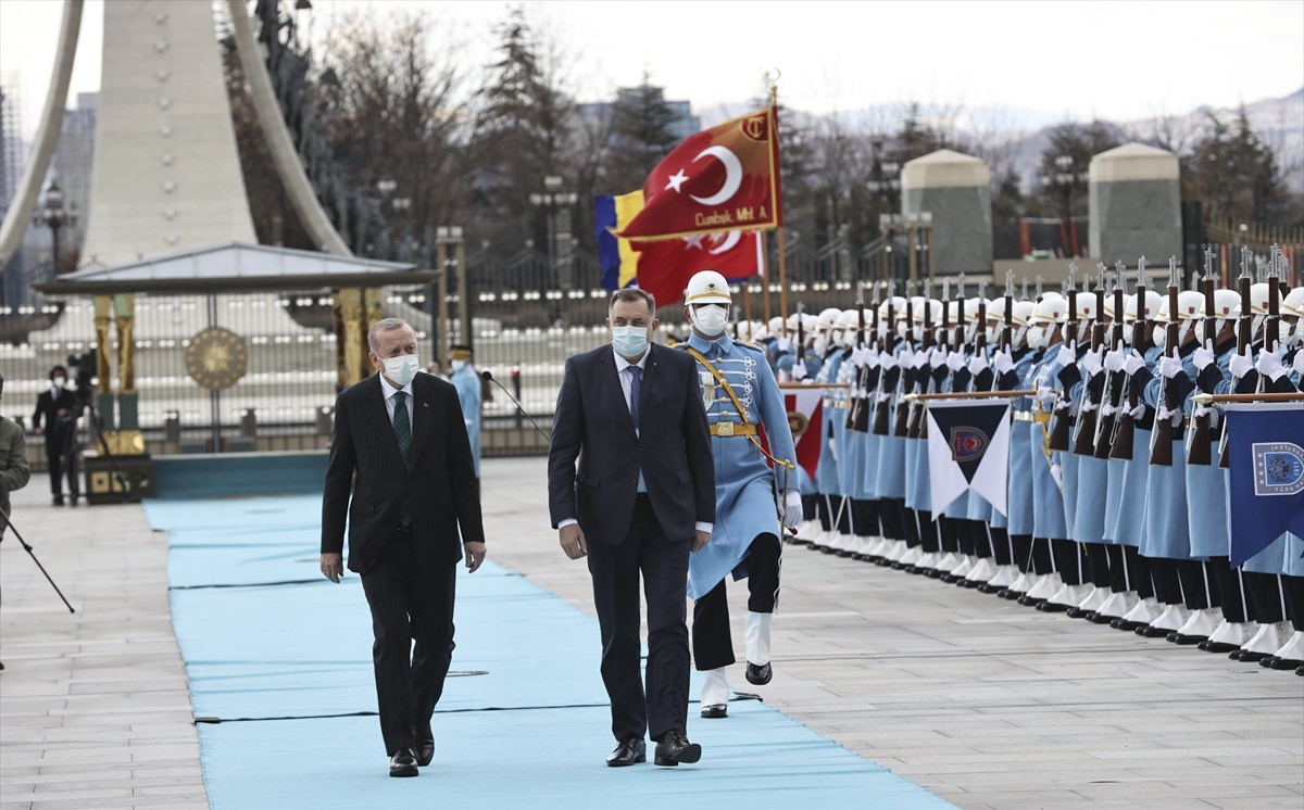 Dodikovim "Merhaba asker" počela posjeta Predsjedništva BiH Turskoj