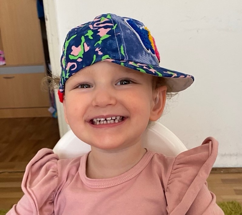 Udruženje Pomozi.ba pokreće apel za djevojčicu Džanu Habul iz Sarajeva koja ne čuje i ne govori