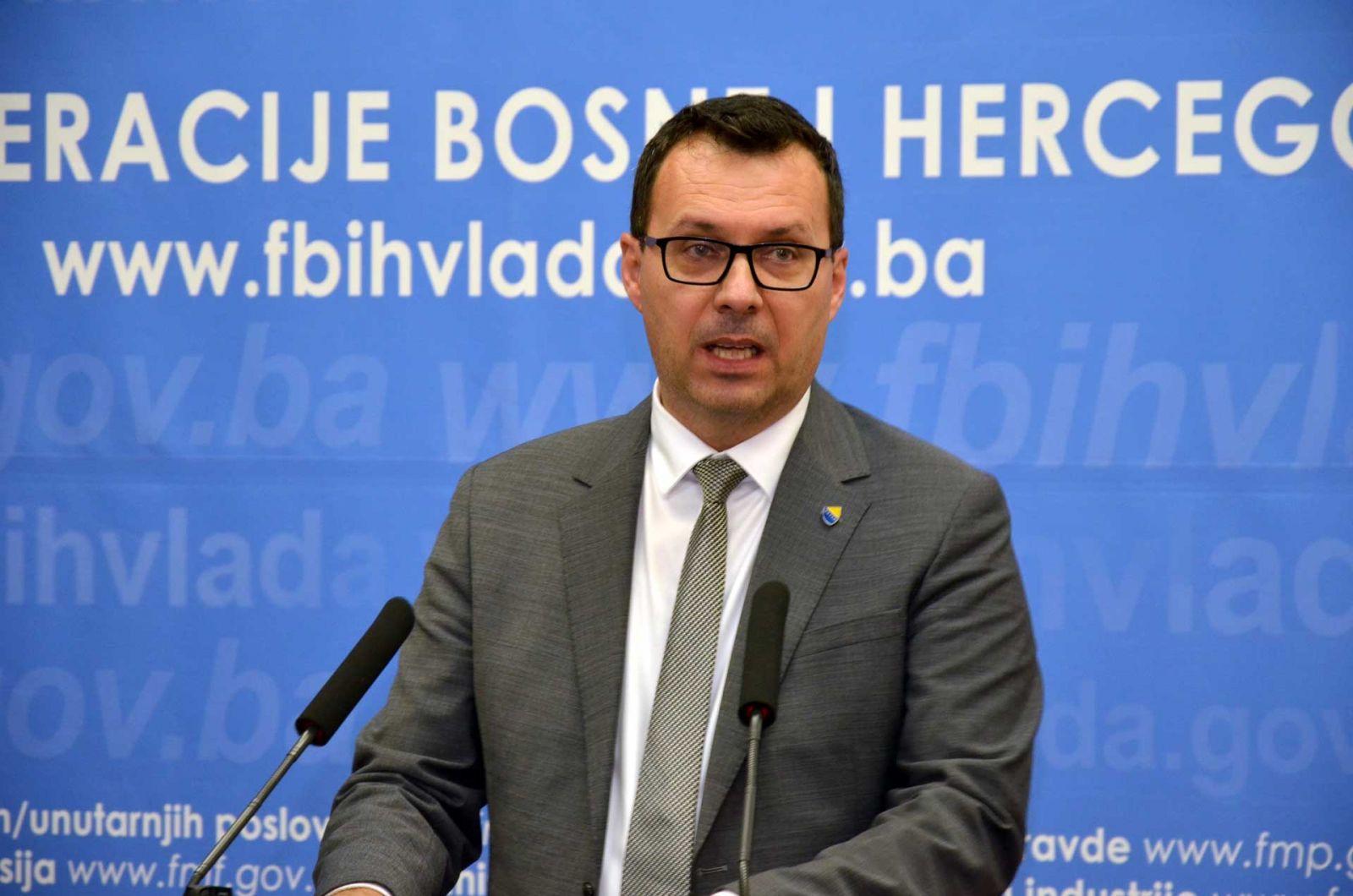 Ispod automobila ministra Džindića pronađena nepoznata naprava