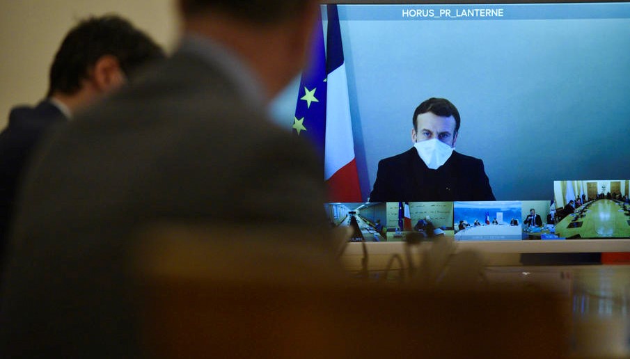 Macron više ne pokazuje simptome Covida-19