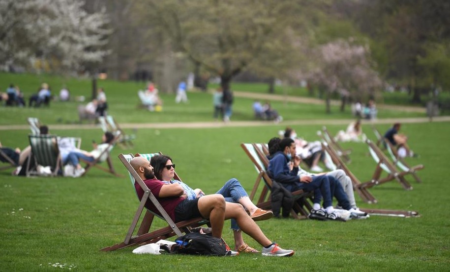 Velika Britanija: Samo 18 posto simptomatskih bolesnika testirano na koronavirusa