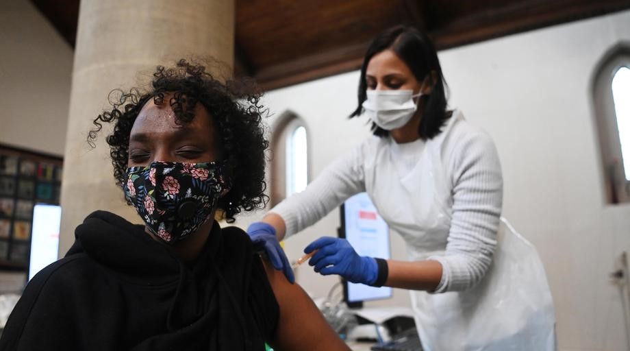 Kampanjom cijepljenja u Engleskoj spašeno gotovo 12 000 života