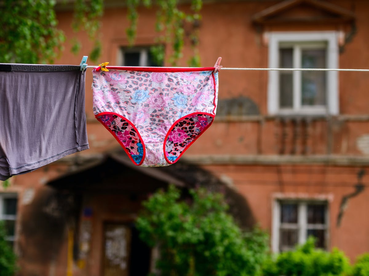 U službi znanosti Švicarci zakopali 2000 para gaća u zemlju