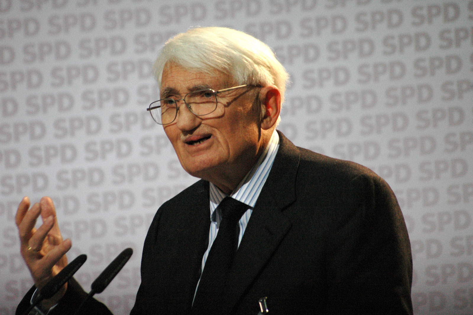 Njemački filozof Jurgen Habermas odbio primiti nagradu Ujedinjenih Arapskih Emirata