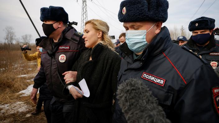 Hapšenje pristalica Navaljnog ispred zatvora