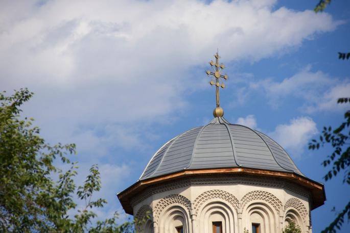 Osuđeni grčki neonacista sakrio se u manastiru u Srbiji?