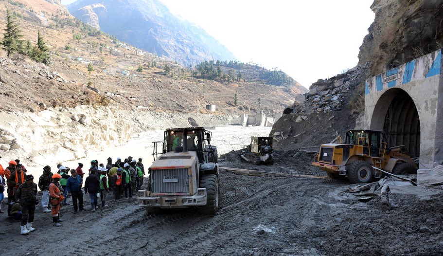 Vrijeme istječe za indijske radnike zatočene nakon odrona