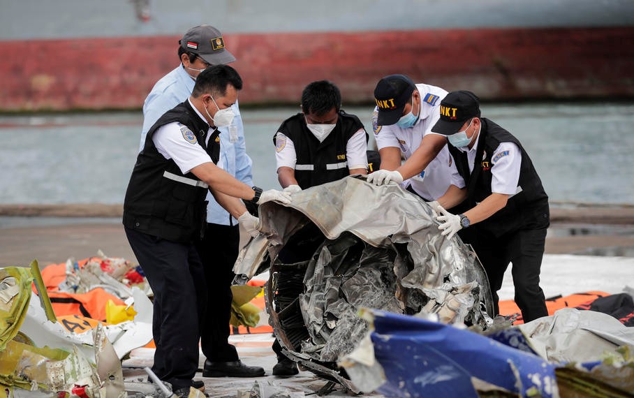 Istraga o padu aviona u Indoneziji: Piloti izgubili kontrolu zbog problema s automatskim gasom