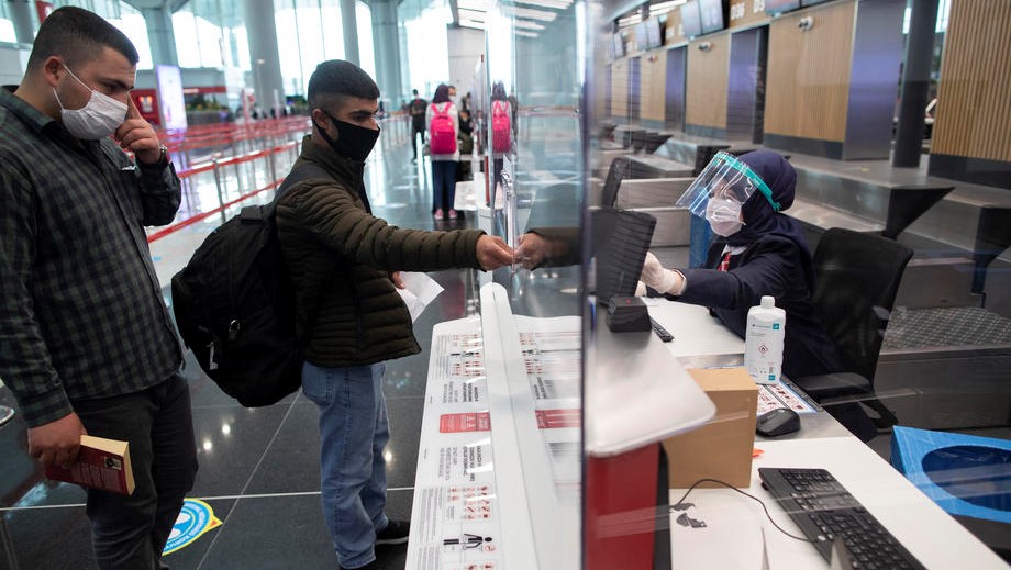 Na aerodromu u Istanbulu pronađeno 2,6 kilograma kokaina u slikama Maradone
