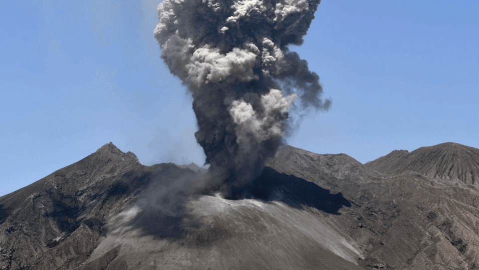 Eruptirao vulkan Otake na japanskom ostrvu Suwanose
