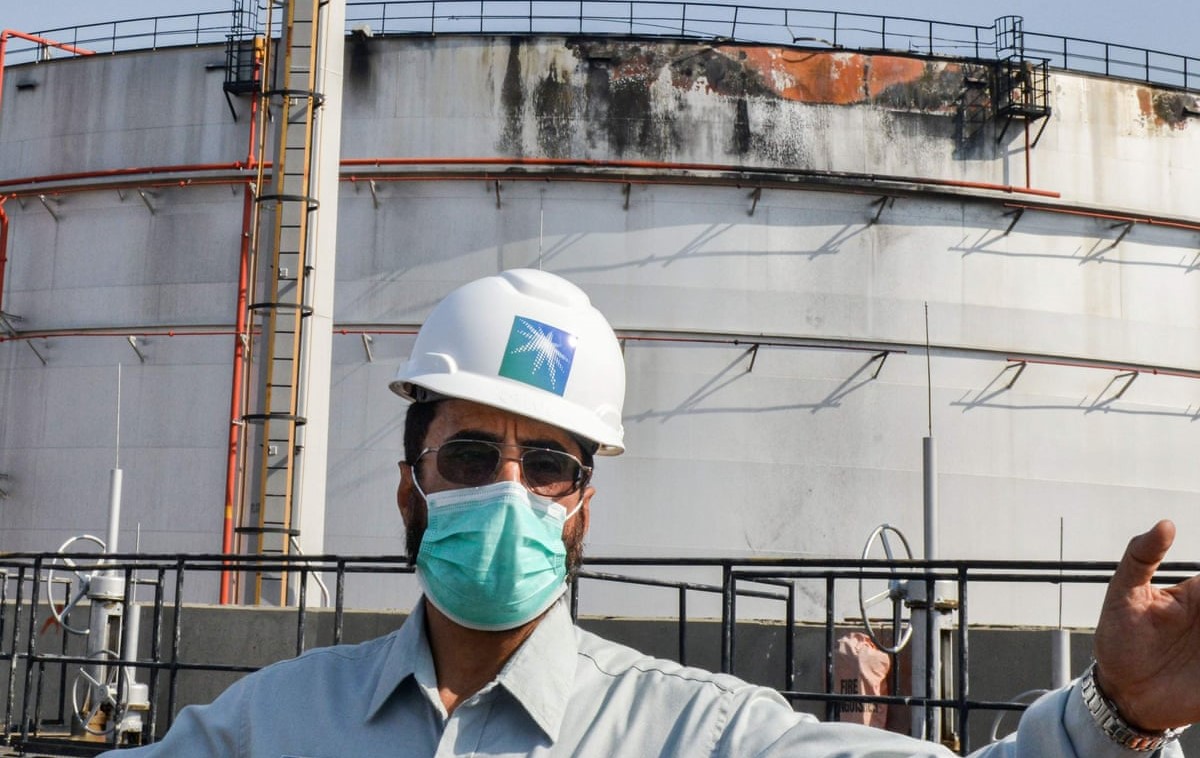 Snažna eksplozija odjeknula na tankeru kod saudijske luke u Džedi