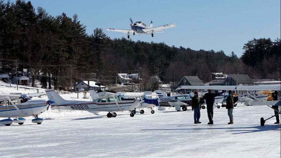 Zaleđeno jezero Winnipesaukee postalo aerodromska pista