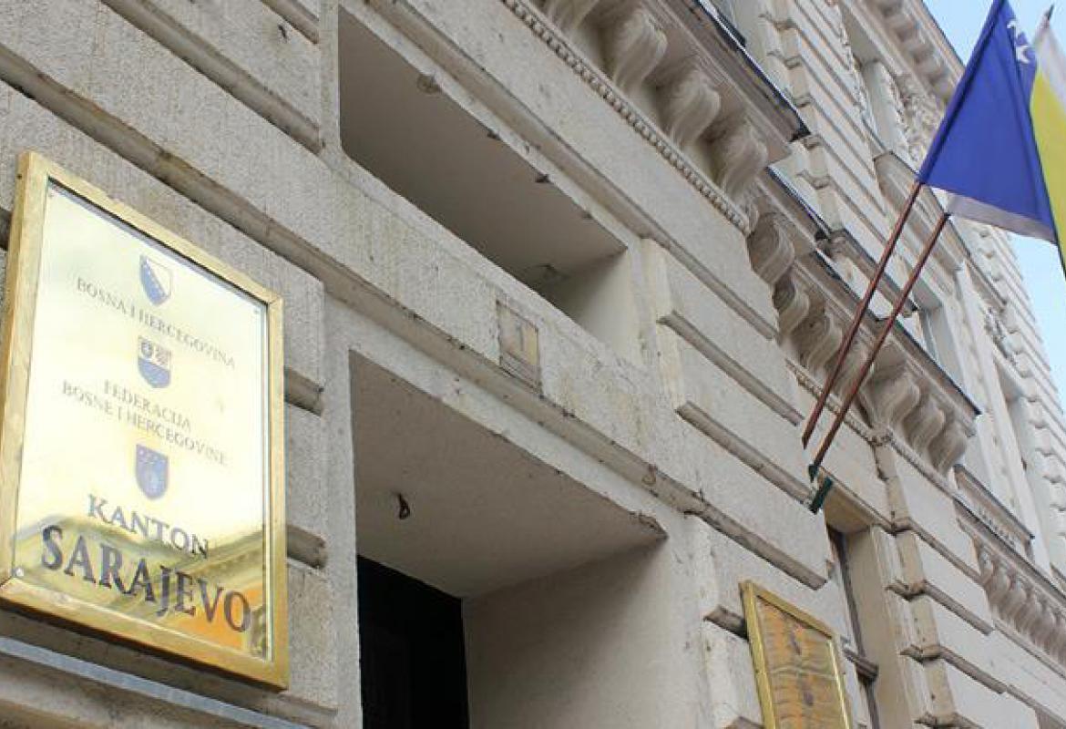 Vlada KS produžila primjenu dosadašnjih mjera, značajan broj učenika ponovo u školskim klupama