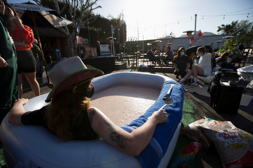 Kaskader se namakao u umaku 24 sata kako bi podržao omiljeni restoran