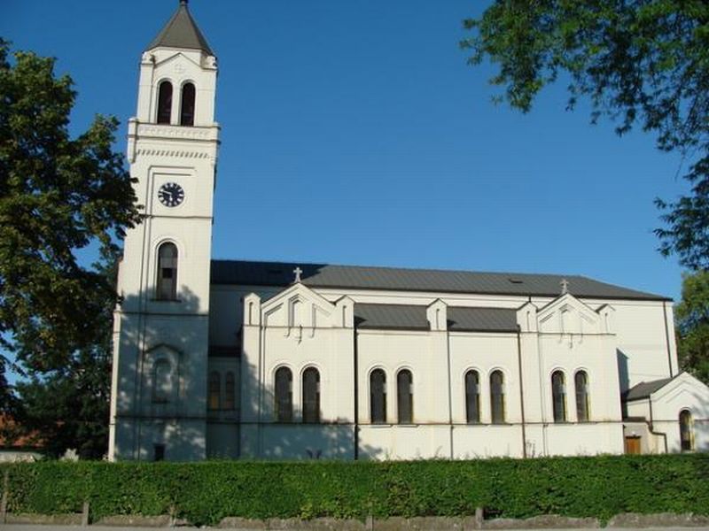 Kolegij Vlade osudio pokušaj krađe oluka na katoličkoj crkvi u Brčkom