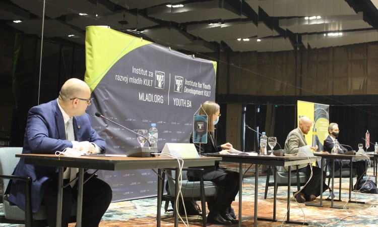 Mladi političari moraju biti primjer odgovornog bavljenja politikom