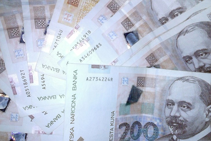 Novac prikupljen za liječenje supruge trošio i na igre na sreću
