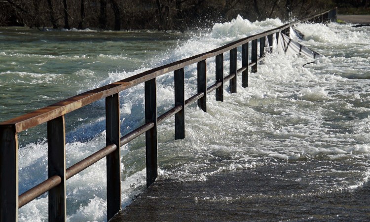 Poplavljen most u Baćevićima, u Ljubuškom proglašeno izvanredno stanje