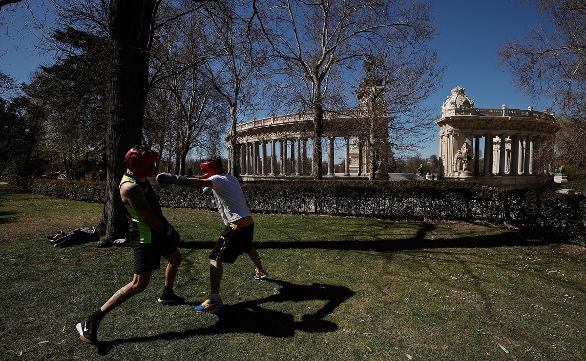 Park Retiro u Madridu ugostio brojne građane željne sportskih aktivnosti