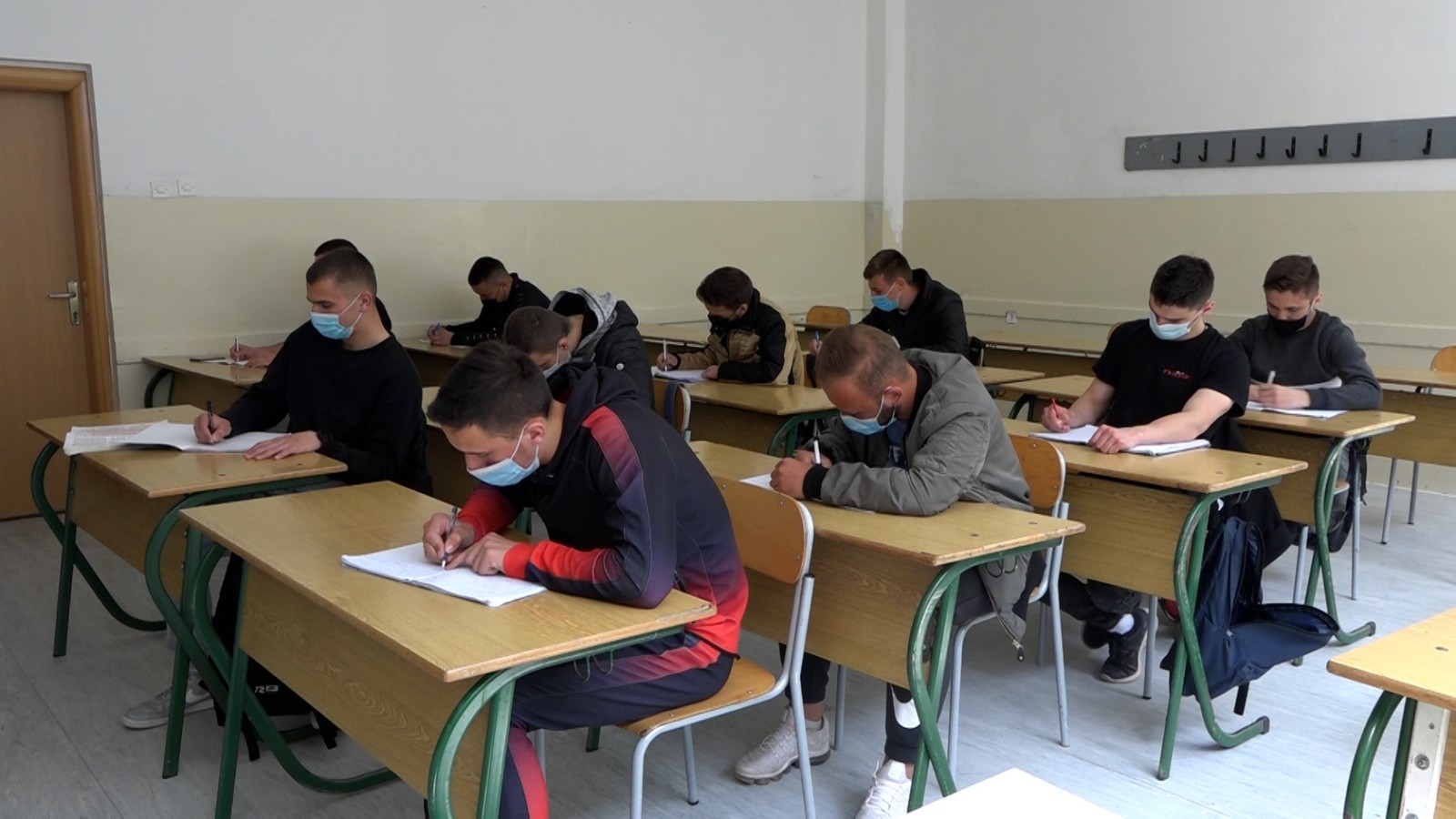 Maturanti srednjih škola SBK ponovo u školskim klupama