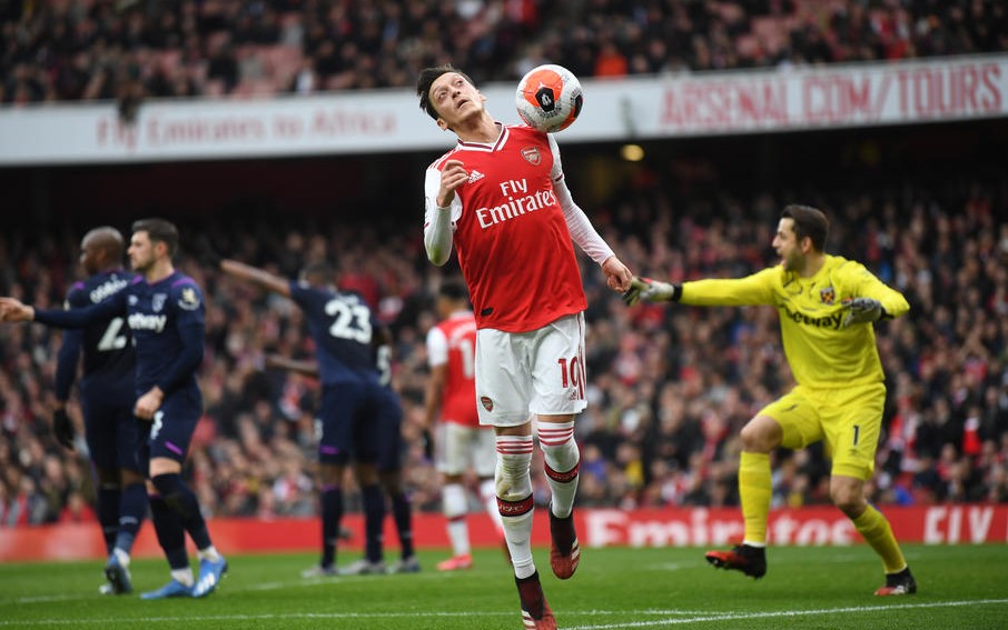Mesut Ozil: Volio bih da mogu pomoći Arsenalu