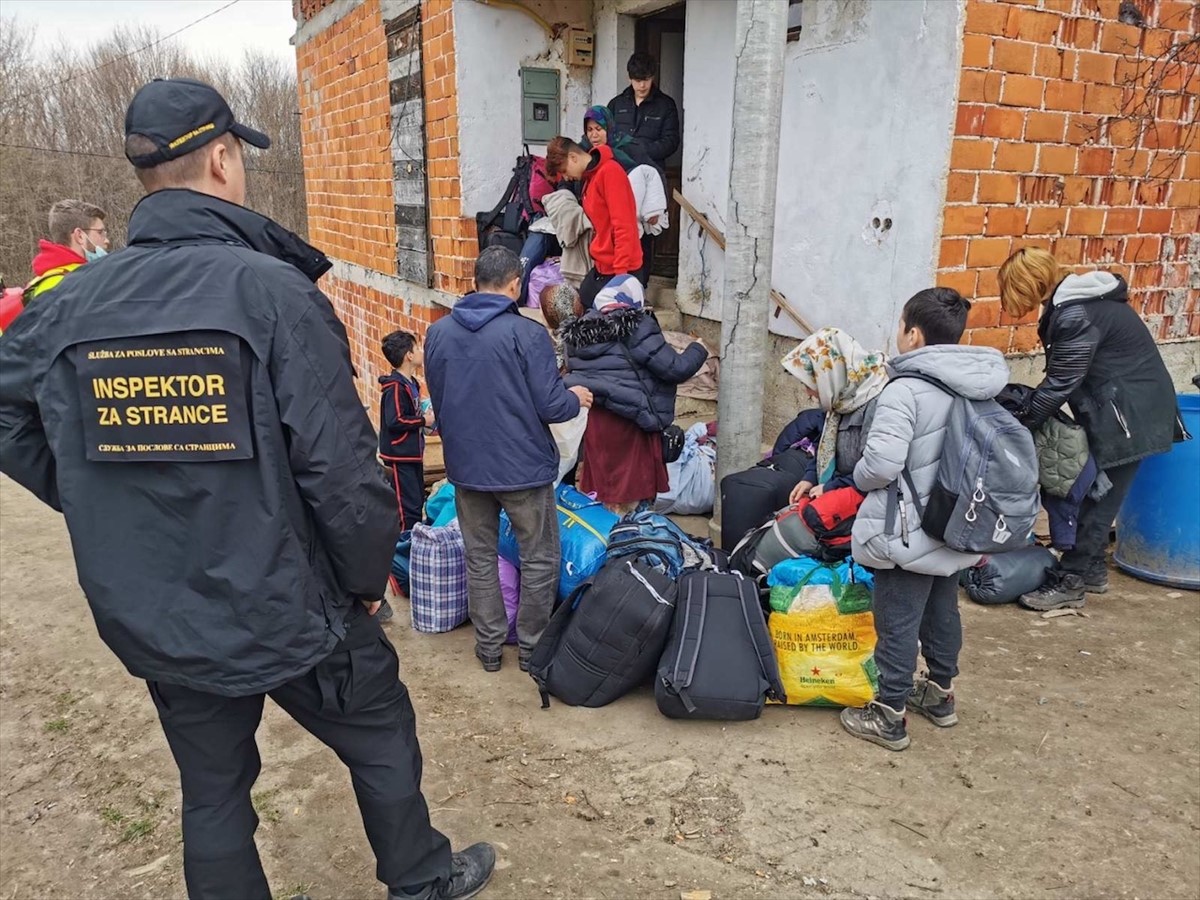 Migranti iz napuštenih objekata u USK izmješteni u prihvatni centar