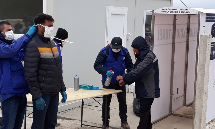Pedeset migranata u prihvatnim centrima u USK-u pozitivno na COVID-19