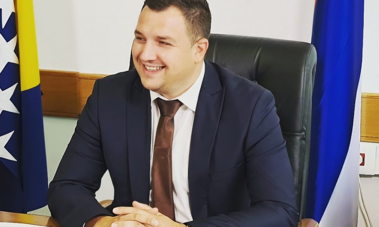 Tegeltija smijenio ministra za ljudska prava i izbjeglice Miloša Lučića