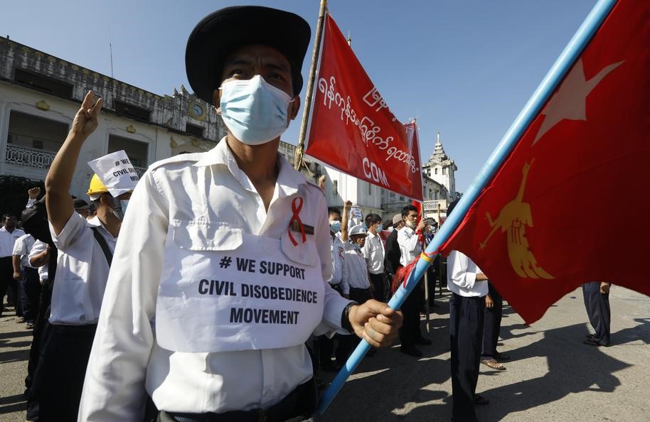 Uhapšen saradnik Suu Kyi, SAD uvodi sankcije Mijanmaru