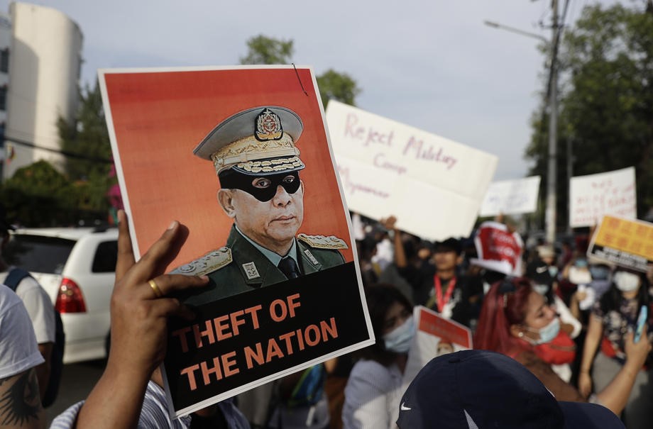 Deseci tisuća ljudi u Mjanmaru prosvjedima osuđuju vojni puč