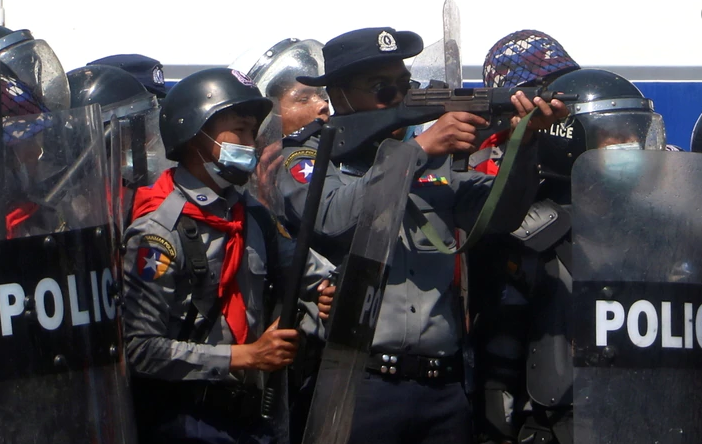 U Mijanmaru troje ranjenih i stotine tisuća prosvjednika na ulicama