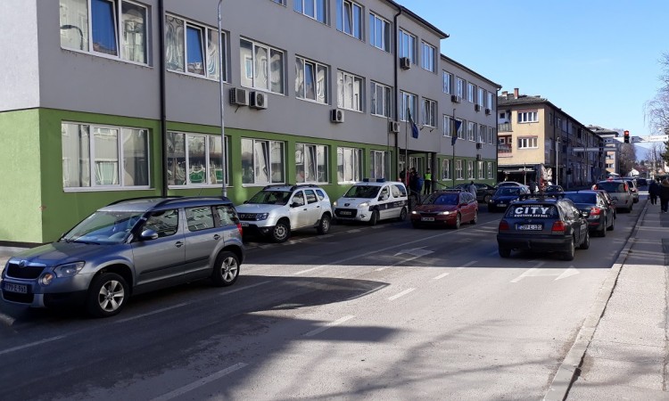 Uhapšeni komandiri policijskih stanica u Bihaću i Bosanskom Petrovcu
