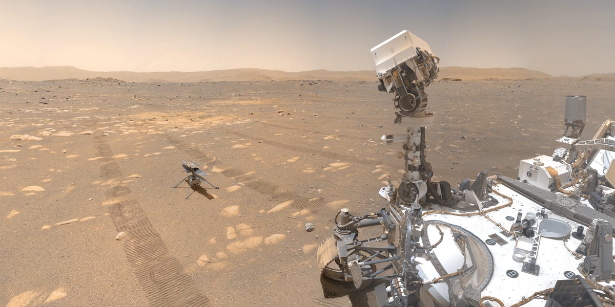 NASA-in rover snimio “selfie” s malim helikopterom na Marsu