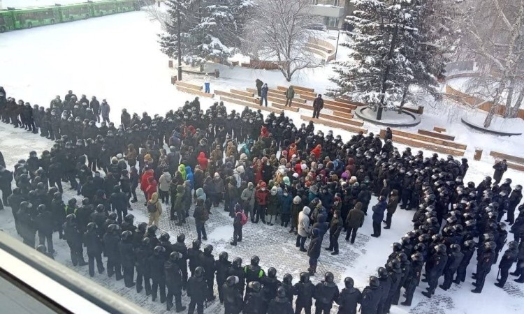 Kremlj: Učesnici protesta za Navalnog su huligani i provokatori