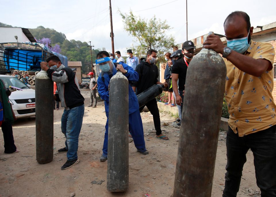 Nepalske vlasti mole alpiniste da im predaju prazne boce za kisik