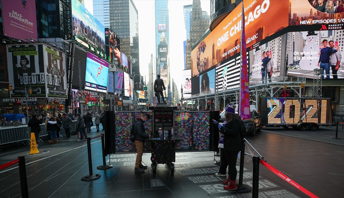 Pripreme za doček Nove godine u New Yorku: Postavljen i "Zid želja"