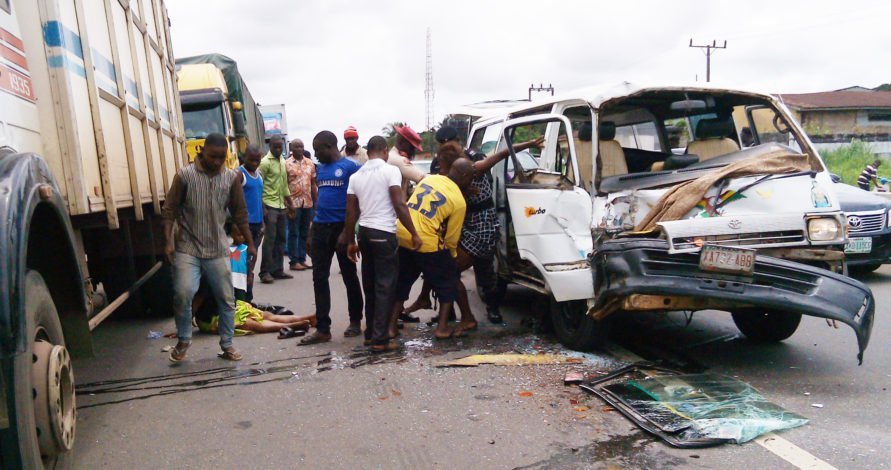 Nigerija: Sedmero mrtvih u sudaru cisterne i minibusa