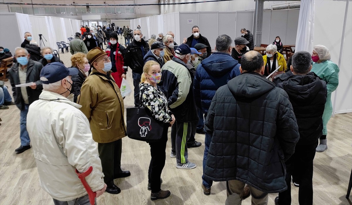 Za prvih sat vremena vakcinisano oko 100 Novosađana