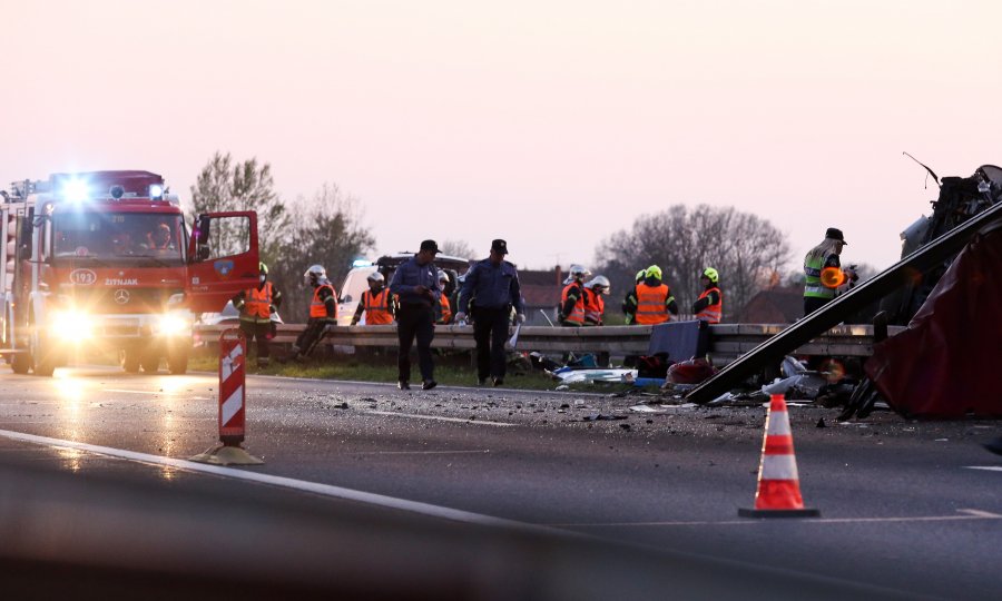 U nesreći kod Okučana smrtno stradala četiri migranta