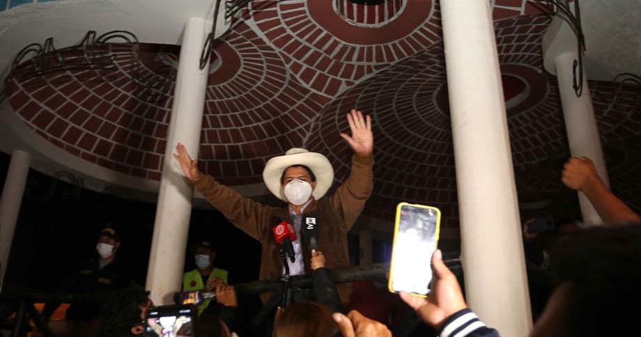 Na predsjedničkim izborima u Peruu vodi radikalni ljevičar Pedro Castillo