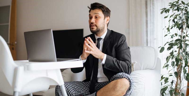 Zoom i rad od kuće: Trećina u sastancima sudjeluje u pidžami