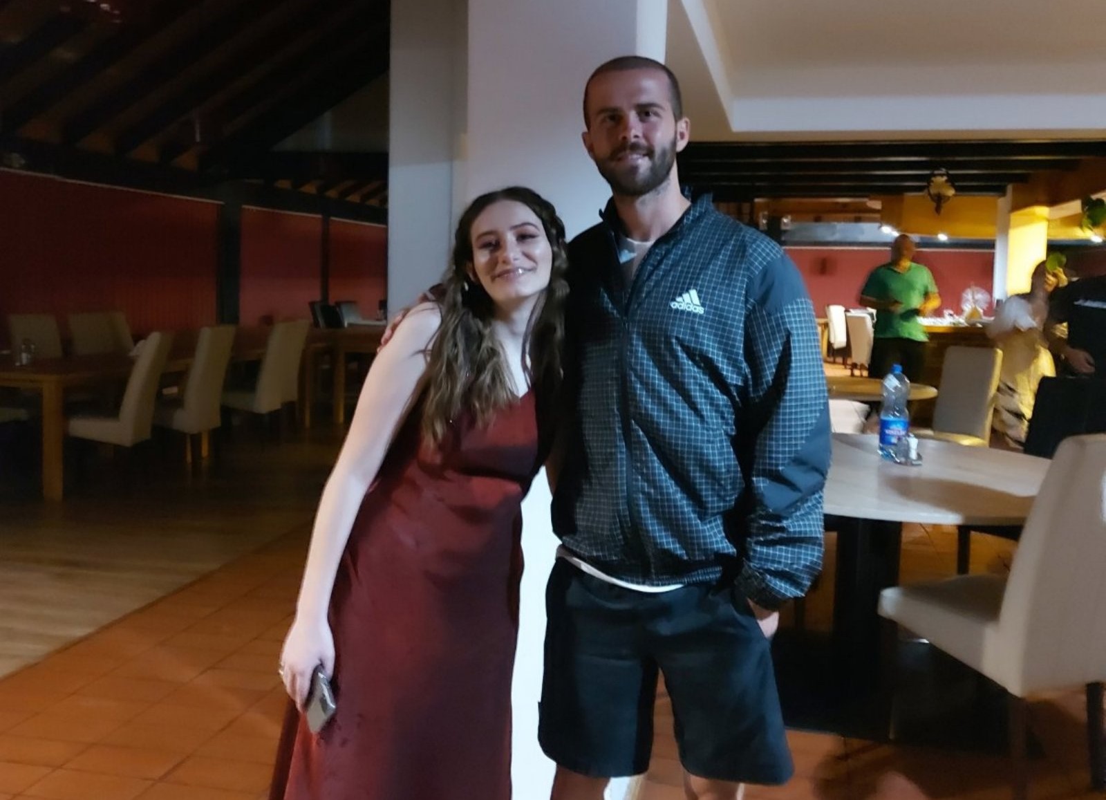 Miralem Pjanić priredio iznenađenje rodici Merimi i učenicima OŠ ''Rainci Gornji''