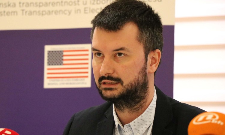 'Pod lupom': Izborni dan protekao mirno, evidentiran manji broj nepravilnosti