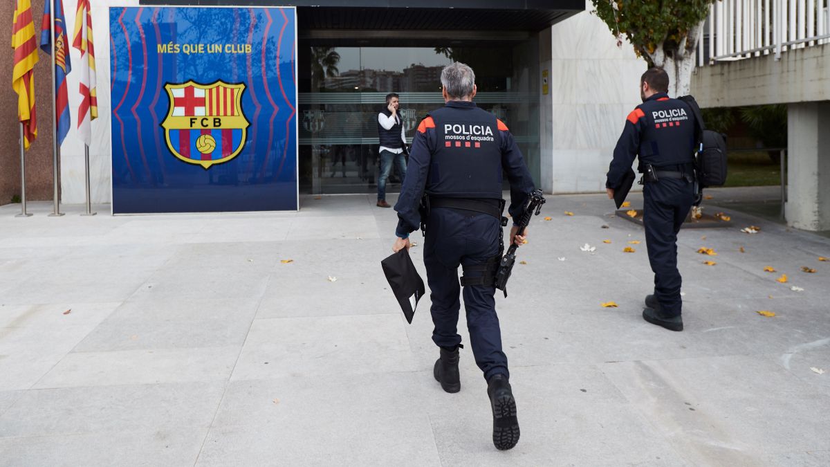 Španska policija vrši pretres na stadionu Camp Nou, priveden Bartomeu