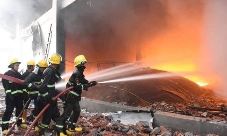 Ubijeno sedam demonstranata, zapaljena tvornica u kineskom vlasništvu