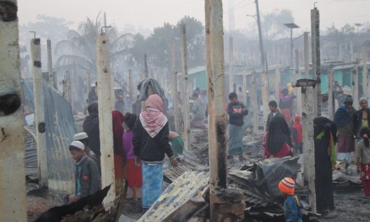 Požar uništio kuće hiljada Rohinja izbjeglica u Bangladešu