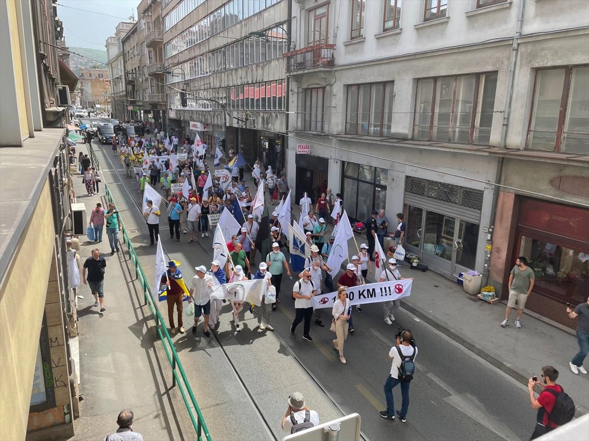 Protestna šetnja članova SSSBiH, istaknuto pet zahtjeva