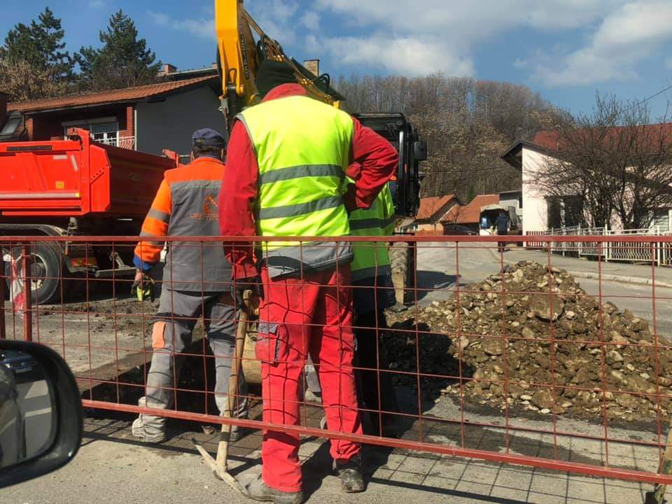 Saobraćajna gužva u Rudarskoj ulici u Tuzli