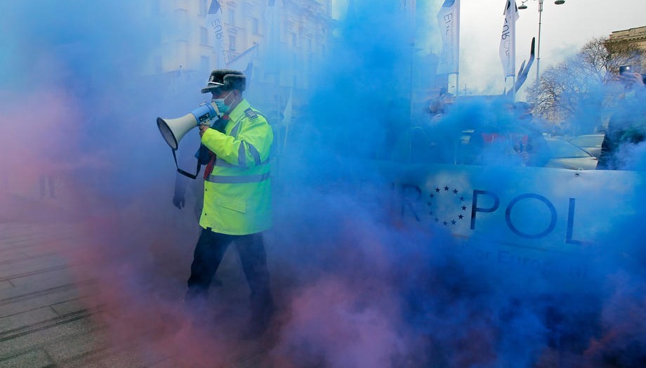 Tisuće Rumuna prosvjedovalo protiv mjera, prozivali “medicinske diktatore”