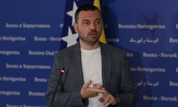 Ukidanje jubilarnih nagrada ministrima i poslanicima nazivaju protustavnim